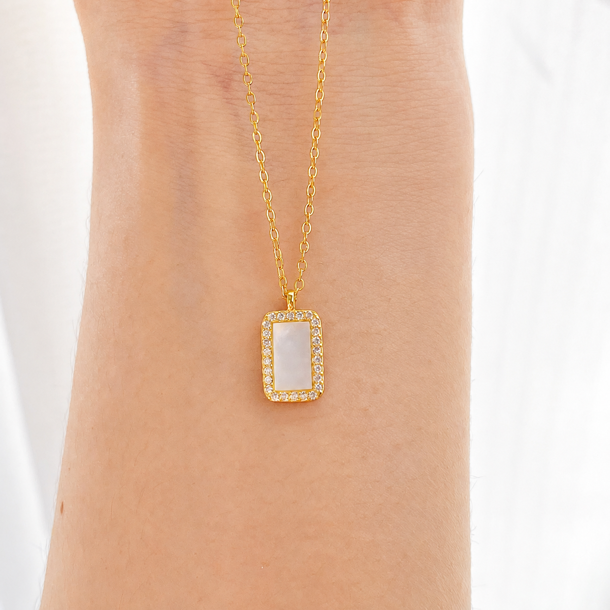 “Lumière Frame” S925 Sterling Silver Mother-of-Pearl Zircon Rectangle Necklace