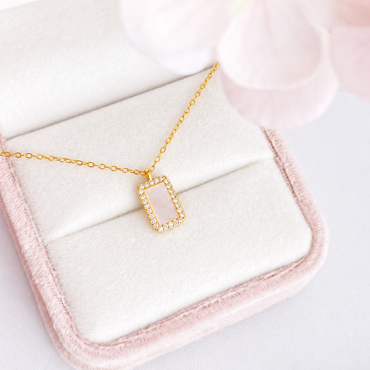 “Lumière Frame” S925 Sterling Silver Mother-of-Pearl Zircon Rectangle Necklace