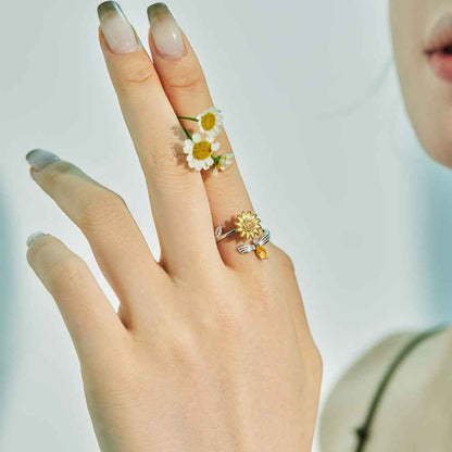 “Sunbeam Flutter” 925 Sterling Silver Rotating Sunflower Open Ring