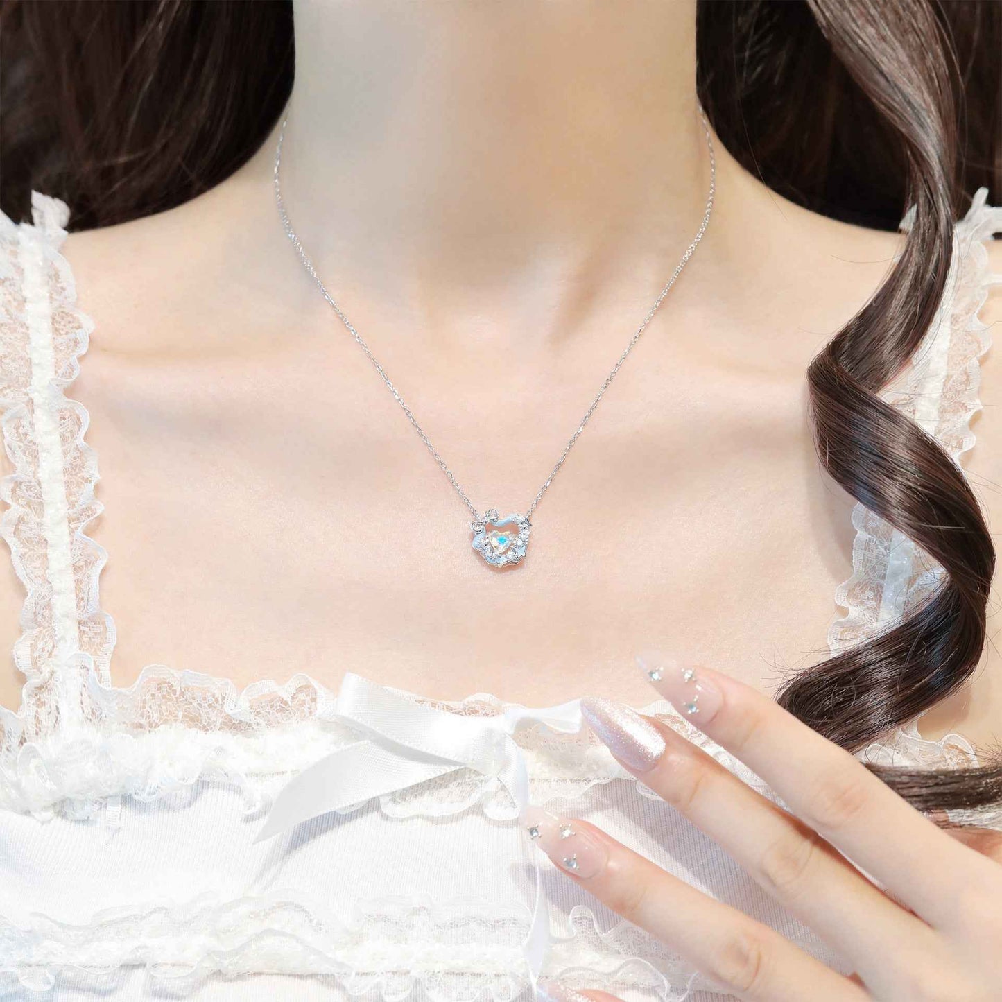 “Luna Pulse” 925 Sterling Silver Glow Heart Wreath Necklace