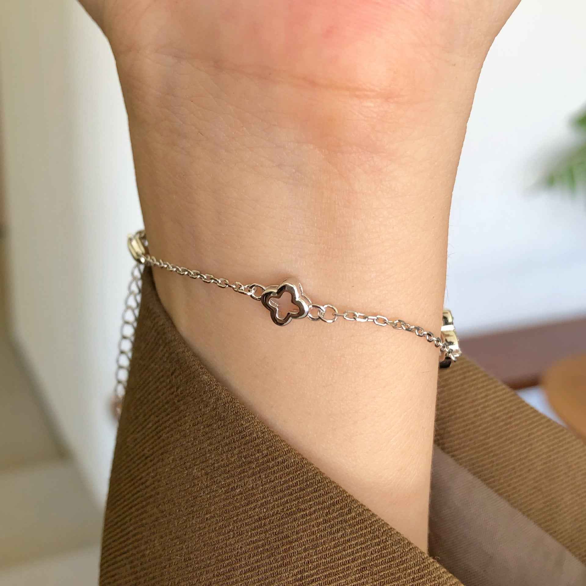 “Lucky Whisper” S925 Sterling Silver Clover Bracelet