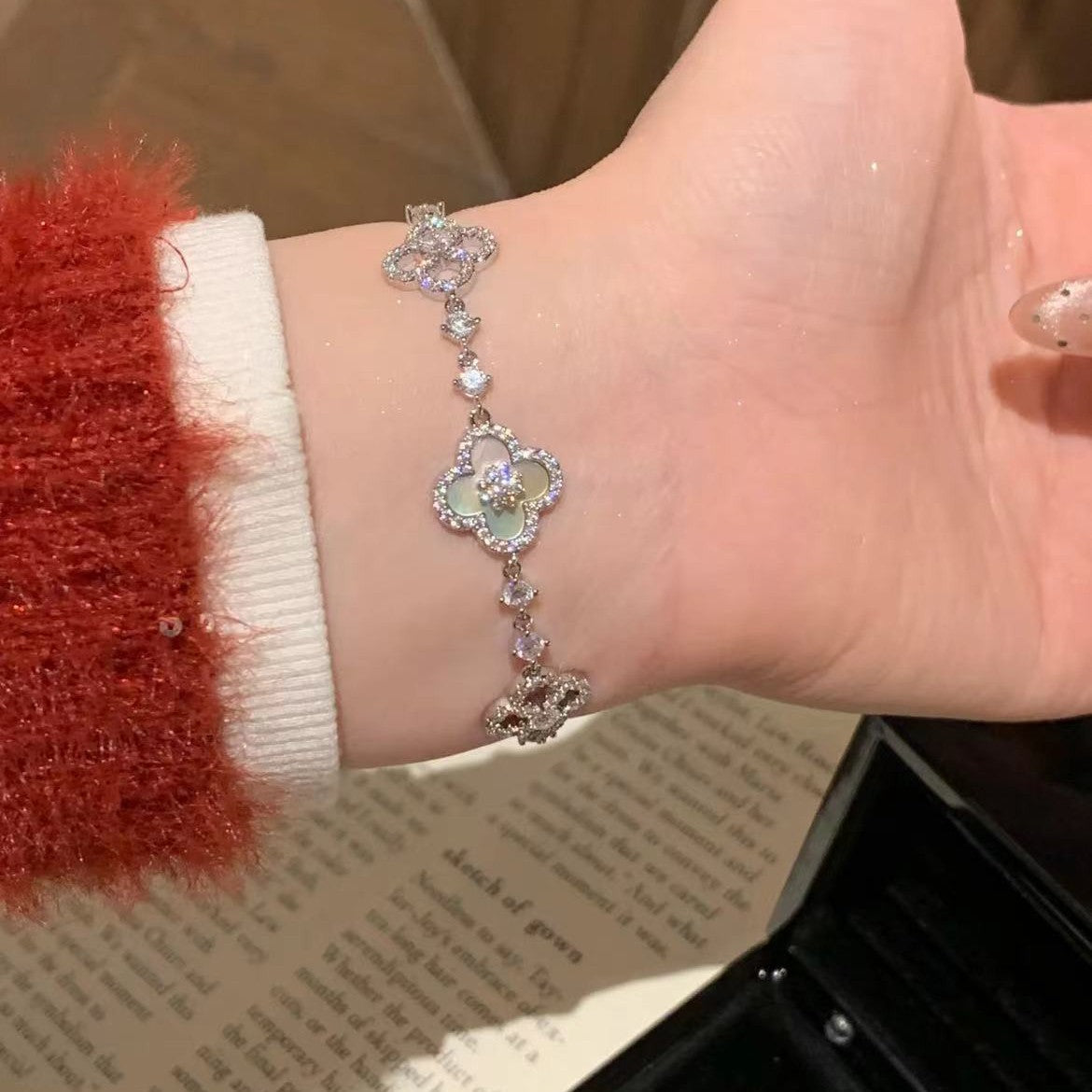 "Frosted Clover" 925 Sterling Silver Mother-of-Pearl Four-Leaf Bracelet