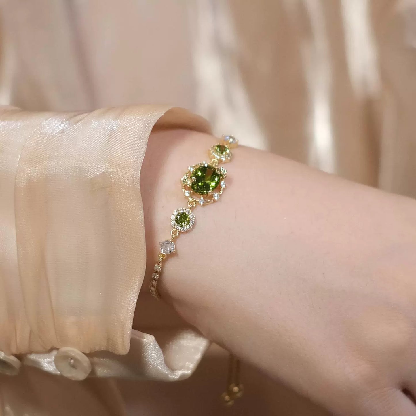 "Emerald Meadow Fantasy" Gold-Plated Copper Cubic Zirconia Jewelry Set