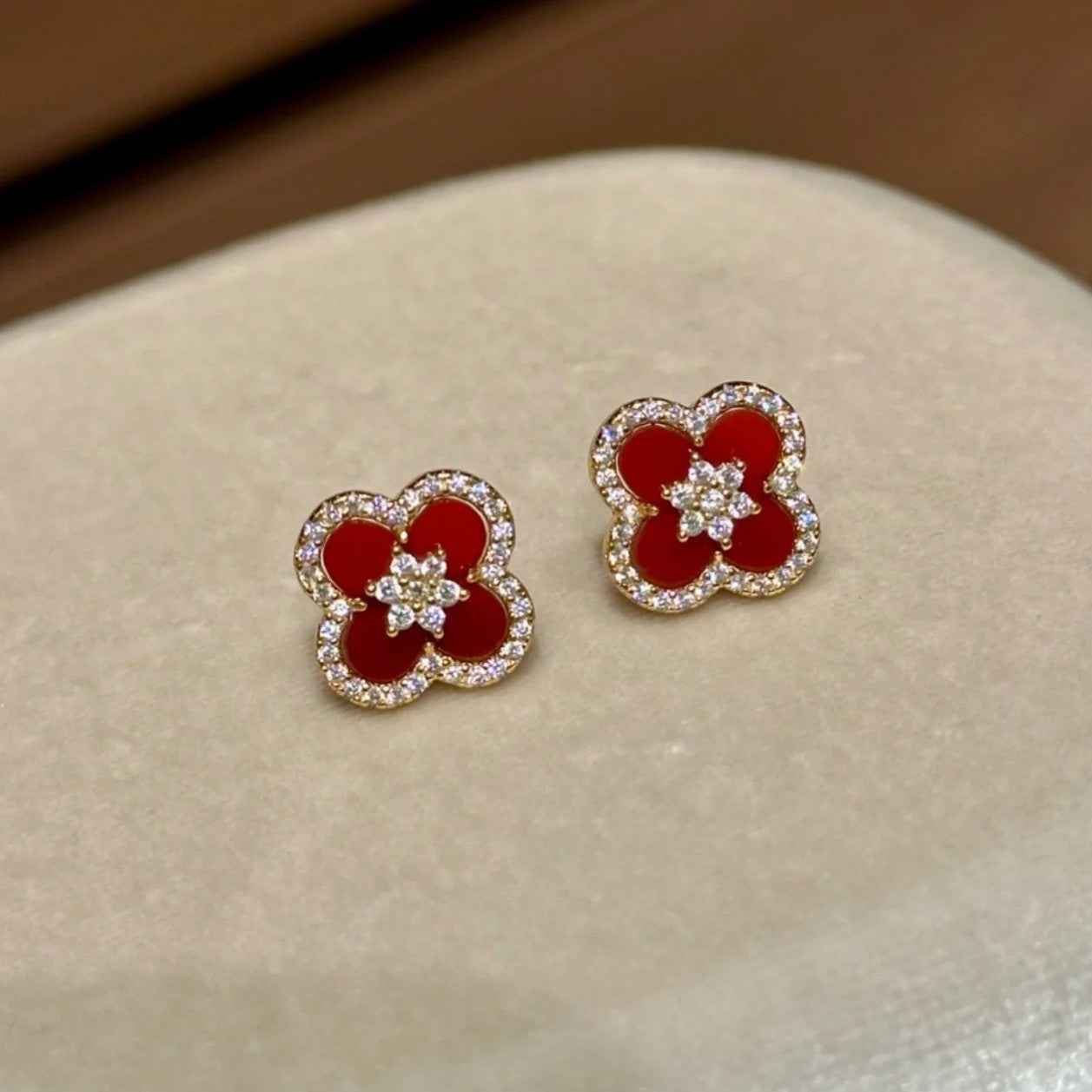 “Scarlet Clover” S925 Sterling Silver Red Carnelian Clover Jewelry Set (Necklace, Bracelet & Stud Earrings)
