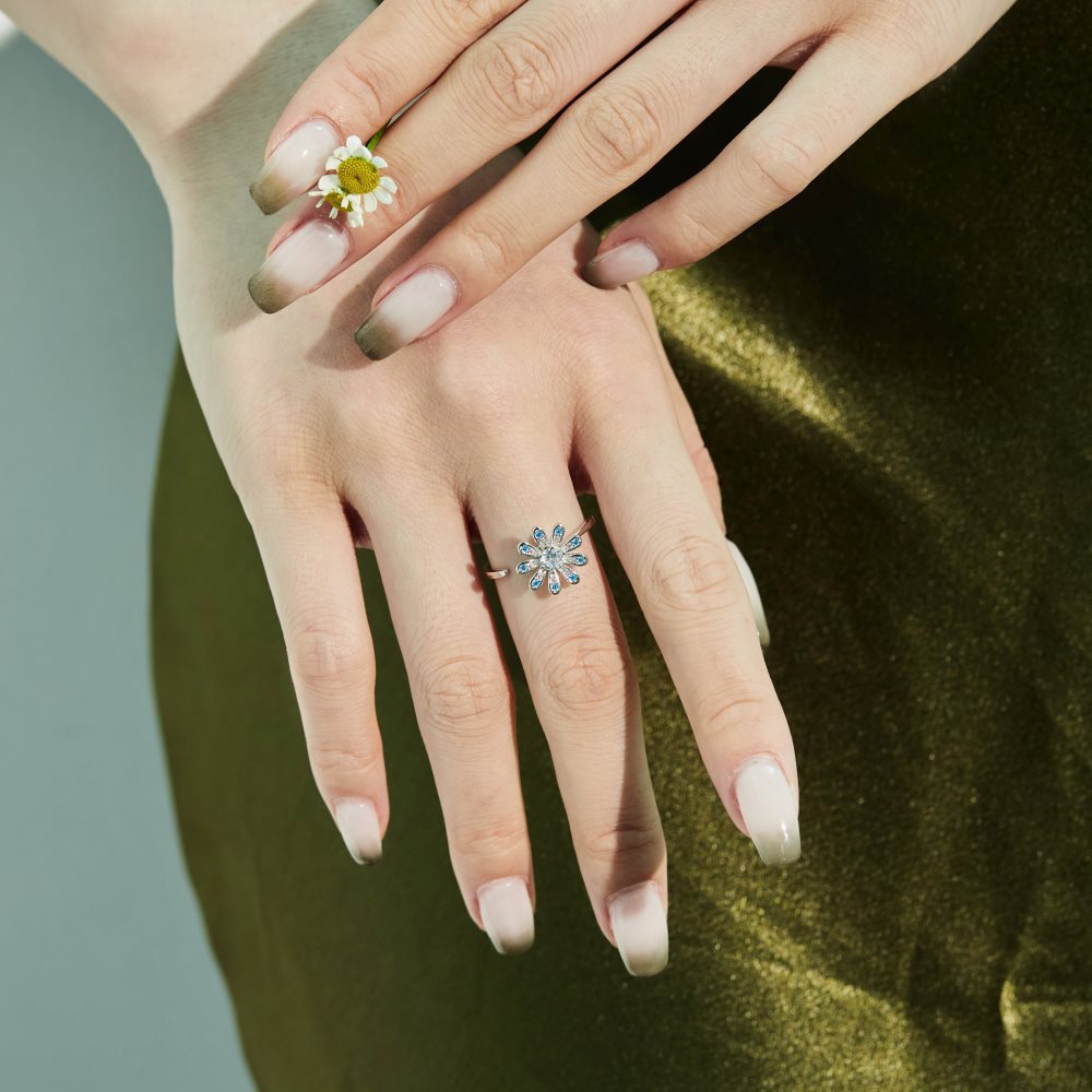 “Petal Spin” 925 Sterling Silver Rotating Flower Stress-Relief Ring
