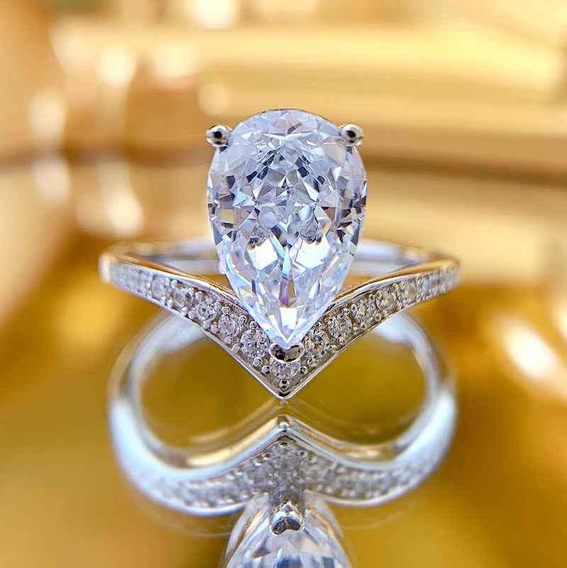 "Luminous Teardrop" 925 Sterling Silver Pear-Cut Ring