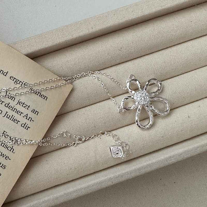"Floral Shine" 925 Sterling Silver Jewelry Set (Necklace, Ring & Earrings)