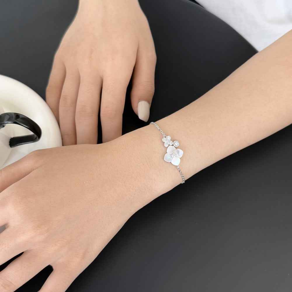 “Fleur Rosée” S925 Sterling Silver Mother-of-Pearl Flower Bracelet