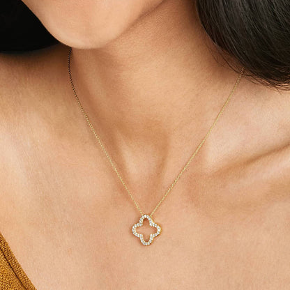 "Lucky Glow" 925 Sterling Silver Clover Necklace