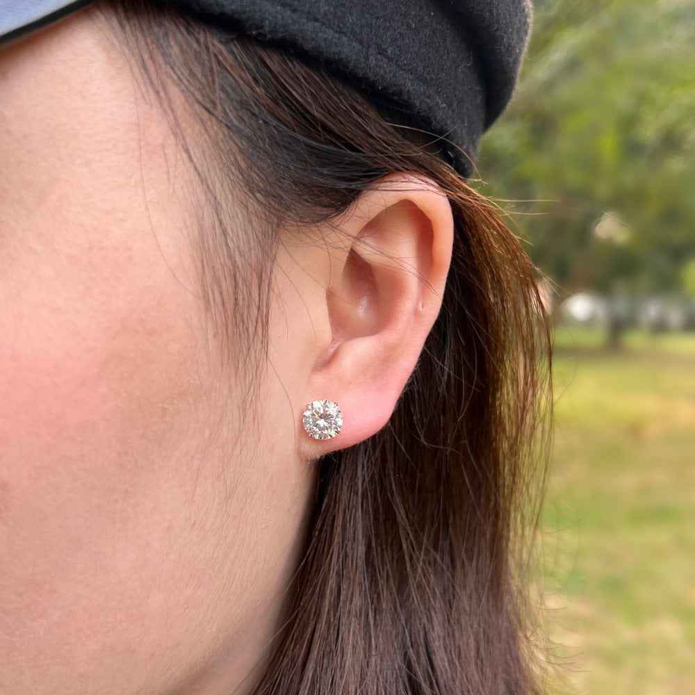 “Lumière Classic” S925 Sterling Silver 8mm Round Zircon Stud Earrings