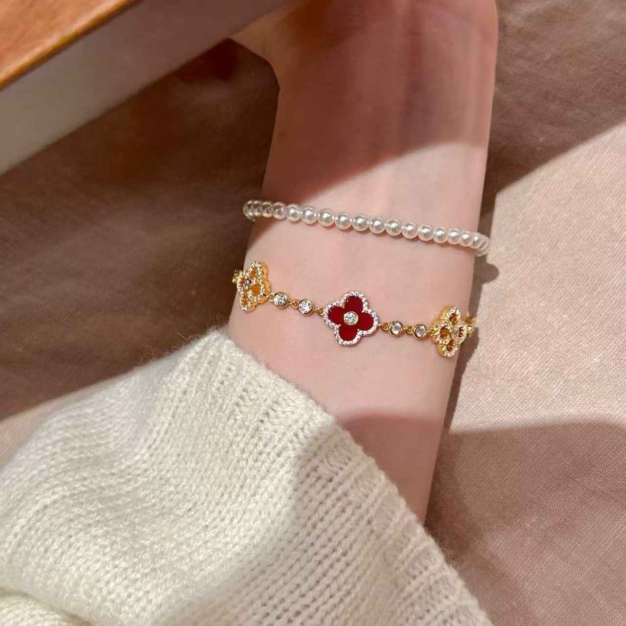 “Scarlet Clover” S925 Sterling Silver Red Carnelian Clover Jewelry Set (Necklace, Bracelet & Stud Earrings)