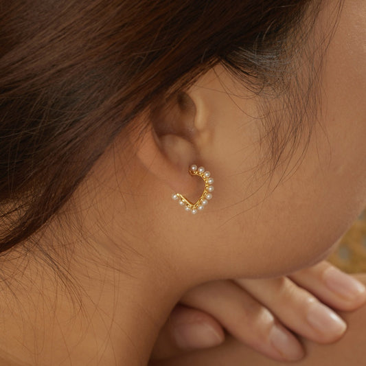 “Pearl Devotion” 925 Sterling Silver Heart Pearl Stud Earrings