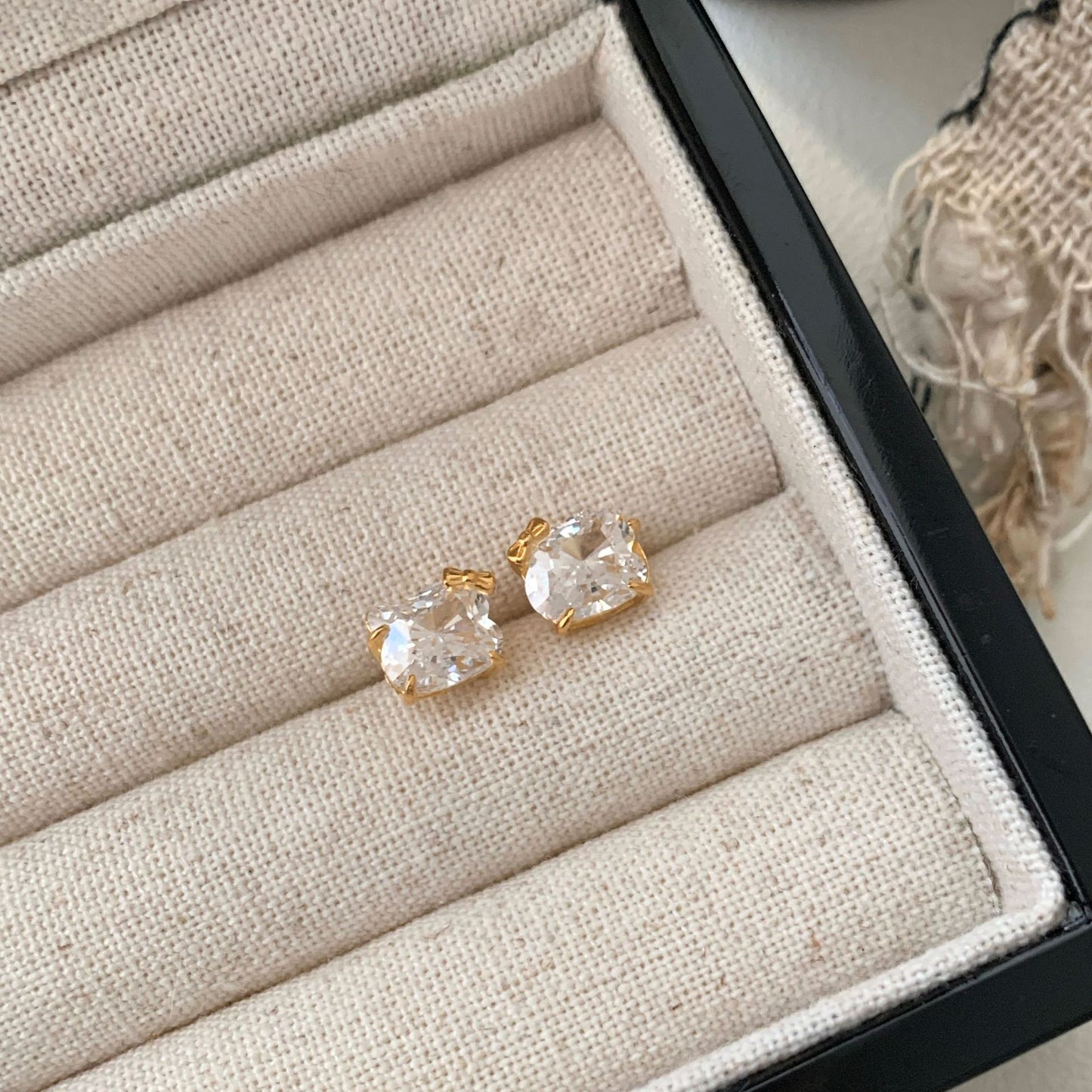 “Hello Kitty Spark” 925 Sterling Silver Bow Zircon Jewelry Set