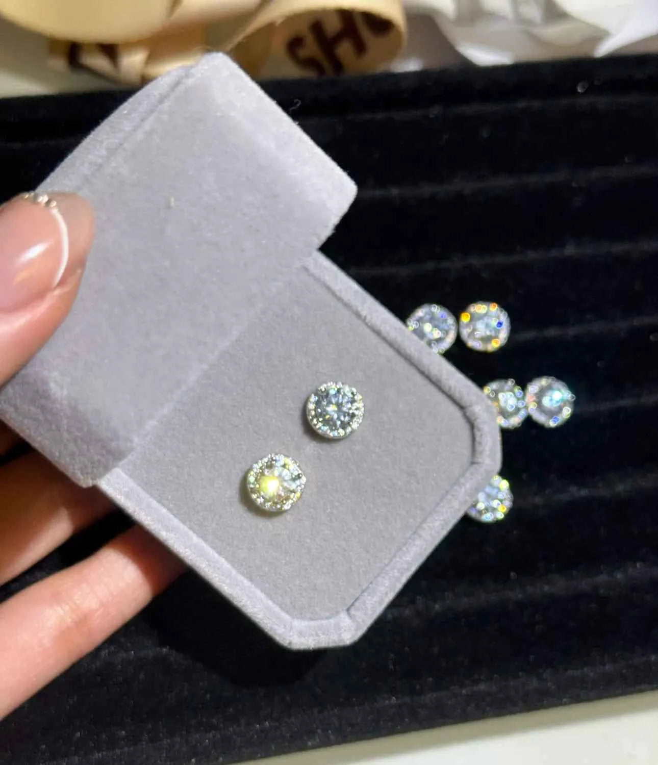 "One-Carat Sparkle" Stud Earrings – 5A Cubic Zirconia with 999 Silver Posts