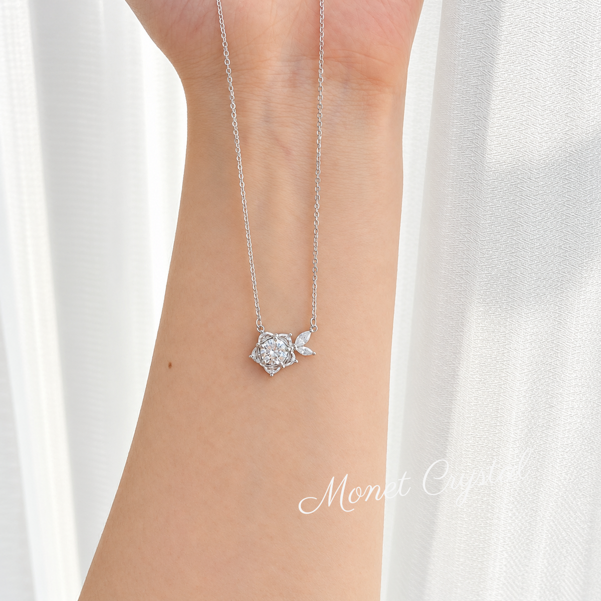 “Quiet Rose” S925 Sterling Silver Zircon Rose Necklace