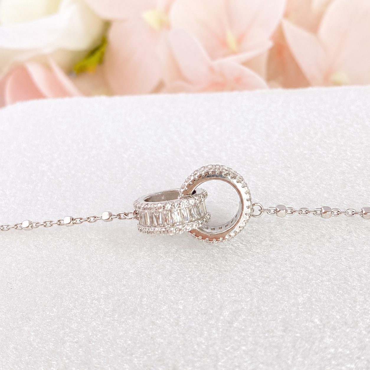 “Roma Link” S925 Sterling Silver Interlocking Circle Necklace