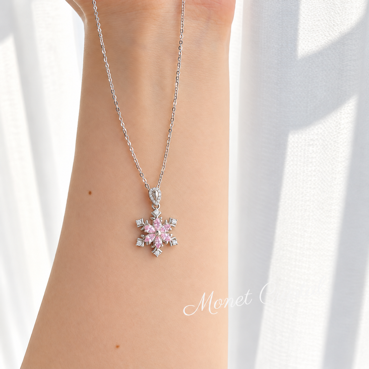 “Snow Waltz” S925 Sterling Silver Rotating Snowflake Zircon Necklace