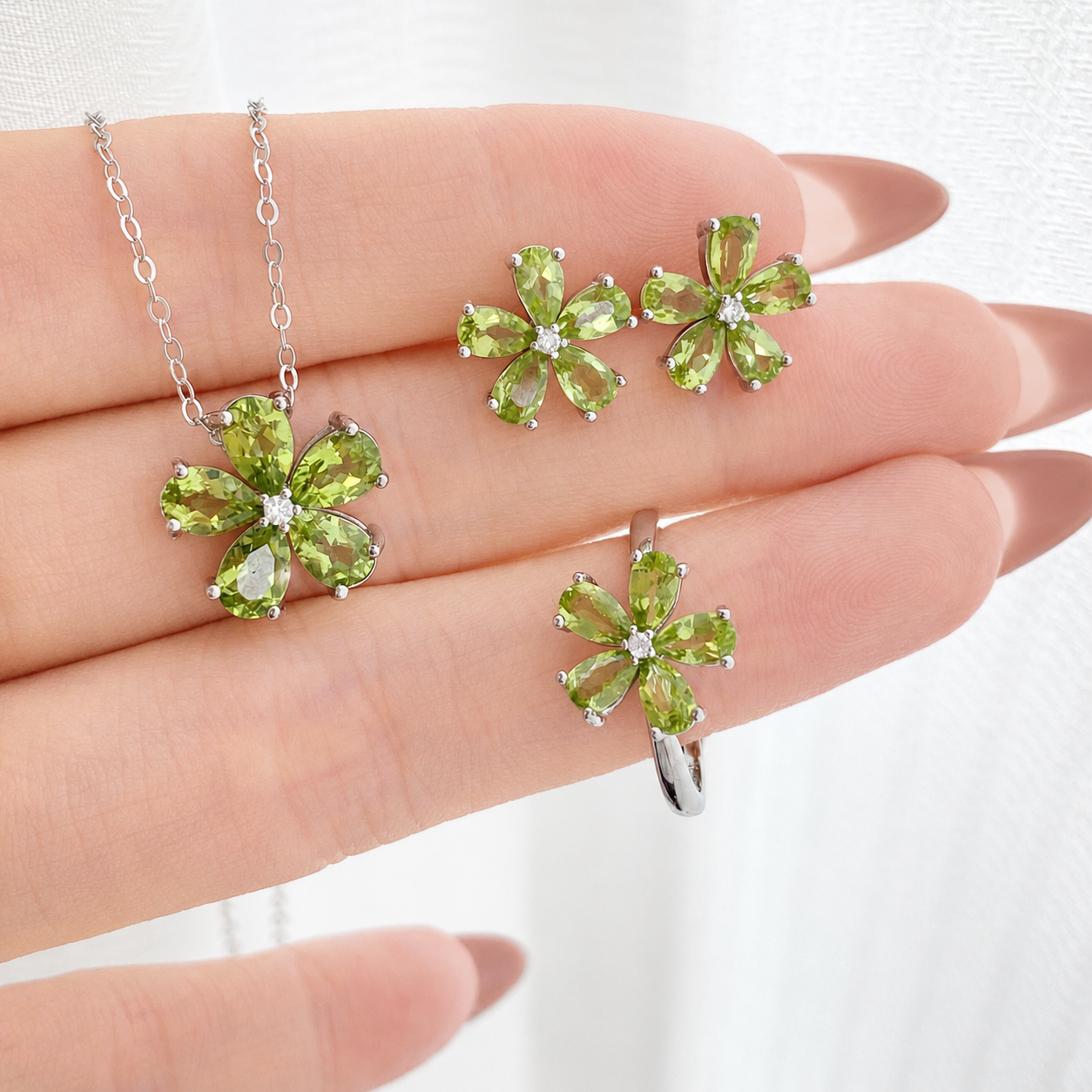 “Spring Letter” S925 Sterling Silver Natural Peridot Five-Petal Flower Jewelry Set