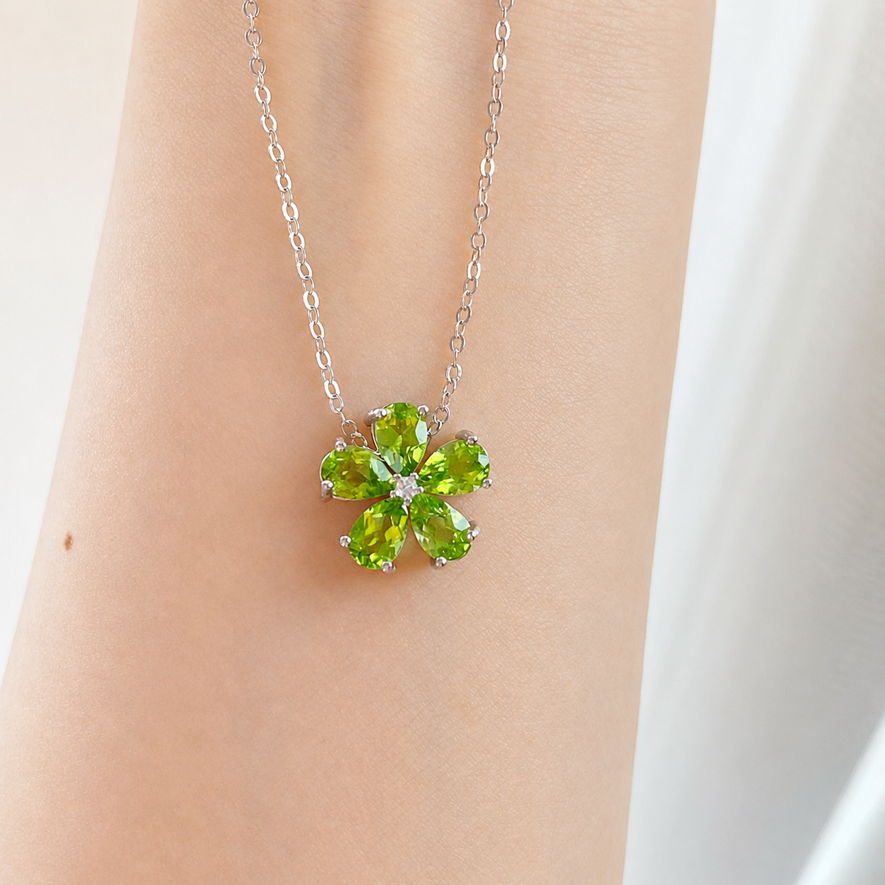 “Spring Letter” S925 Sterling Silver Natural Peridot Five-Petal Flower Jewelry Set