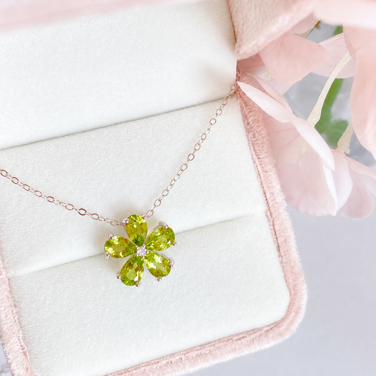 “Spring Letter” S925 Sterling Silver Natural Peridot Five-Petal Flower Jewelry Set