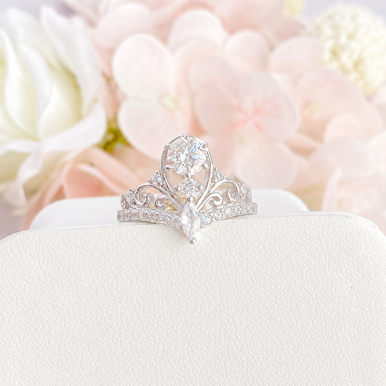 “Starlit Tiara” S925 Sterling Silver 0.5CT Moissanite Crown Ring