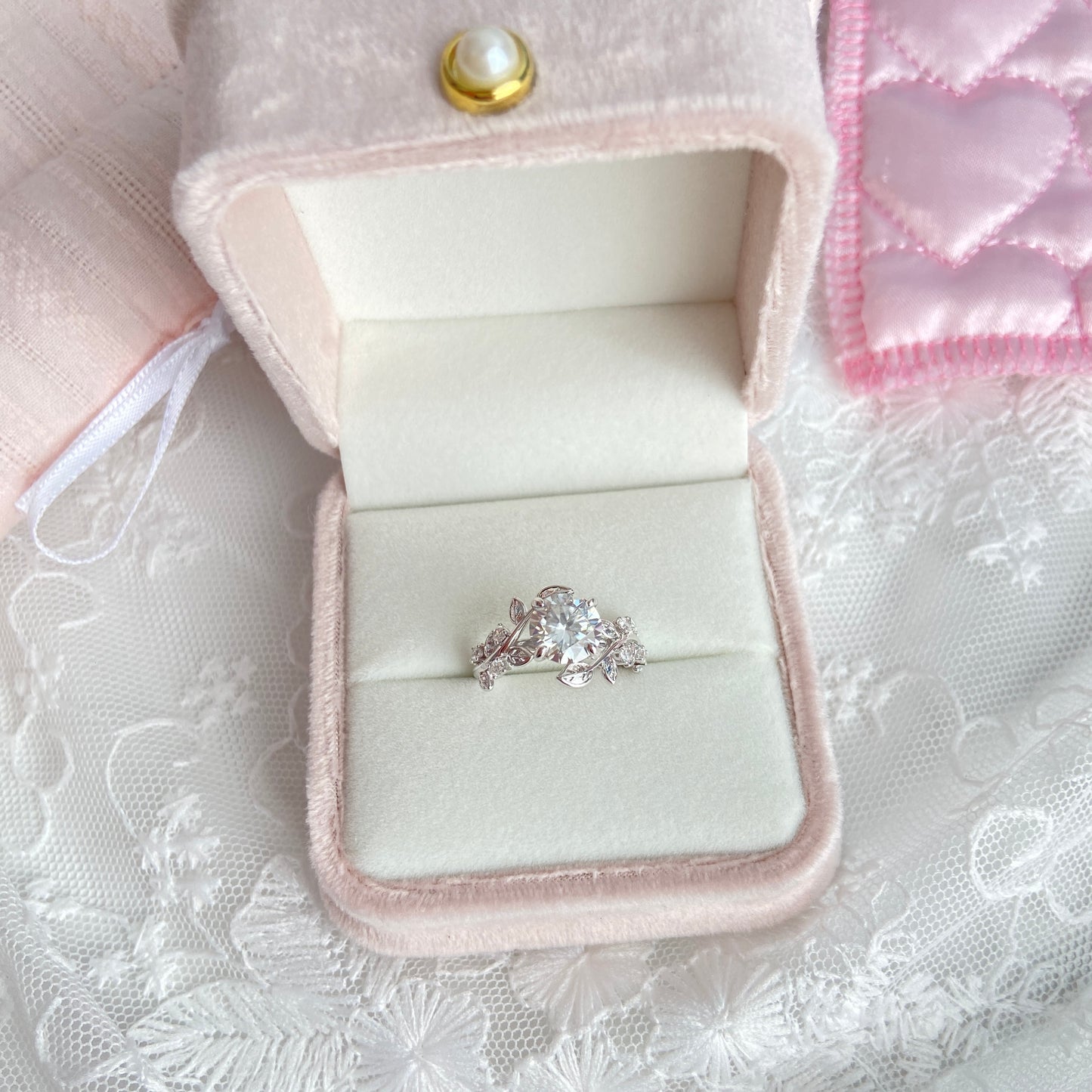 “Vine Radiance” K Gold Plated Brass 2CT Round Moissanite Vine Ring
