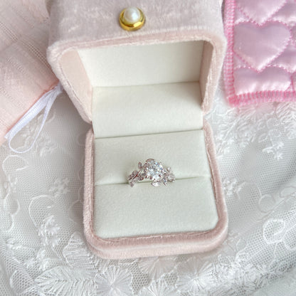 “Vine Radiance” K Gold Plated Brass 2CT Round Moissanite Vine Ring