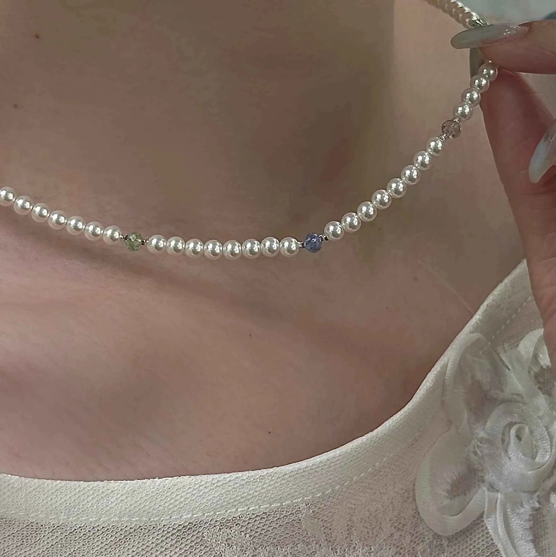 "Yingluo" 925 Sterling Silver Necklace with Pearls and Czech Beads - Unique and Gentle