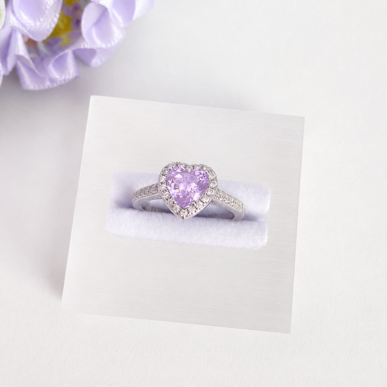 “Frostfire Heart” S925 Sterling Silver 1CT Heart-Cut Zircon Halo Ring